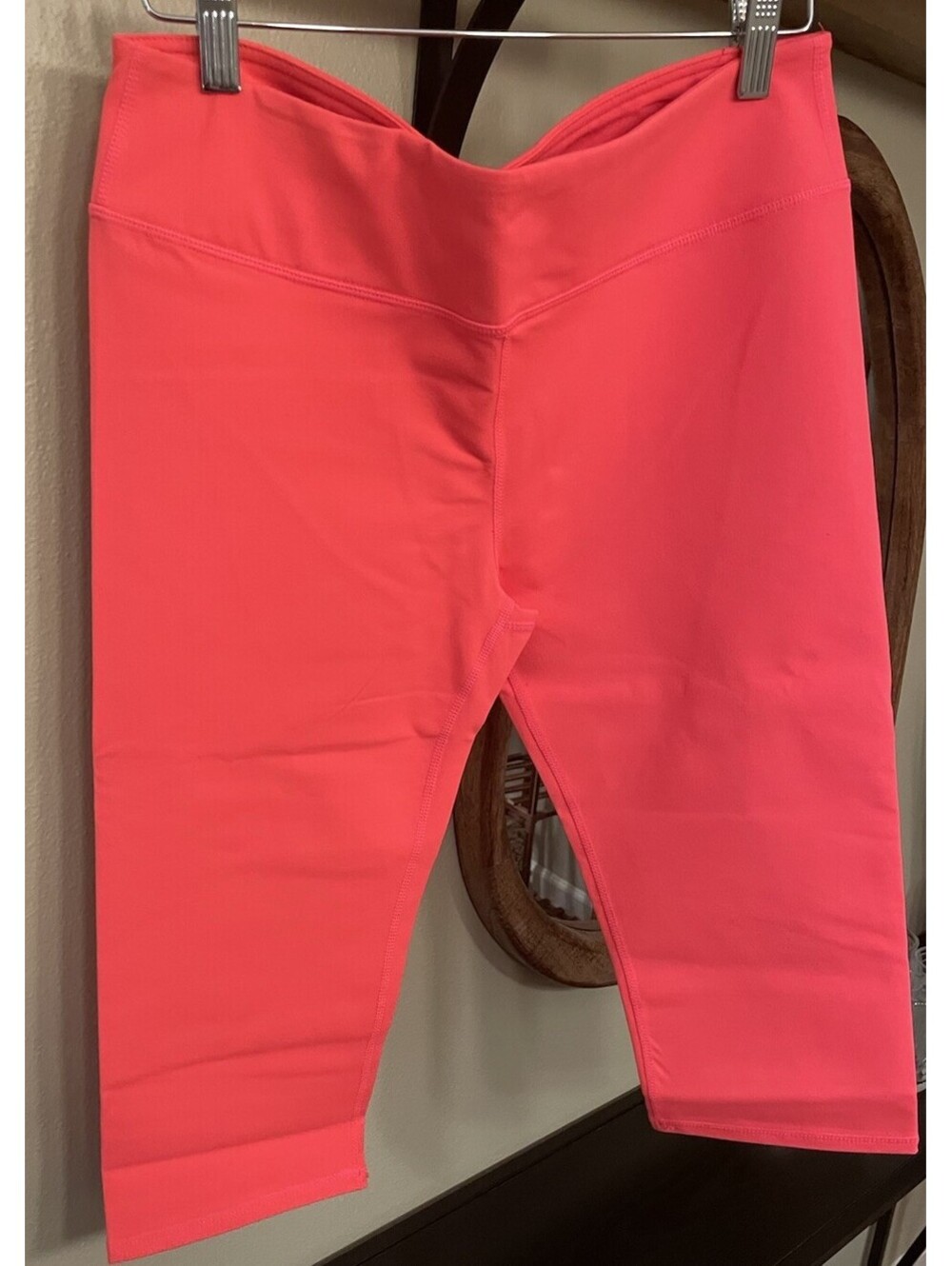 Fabletics Mid-Rise Powerhold Capri Pants-Sz L Poly/Elastane-Neon Pink-NWT
